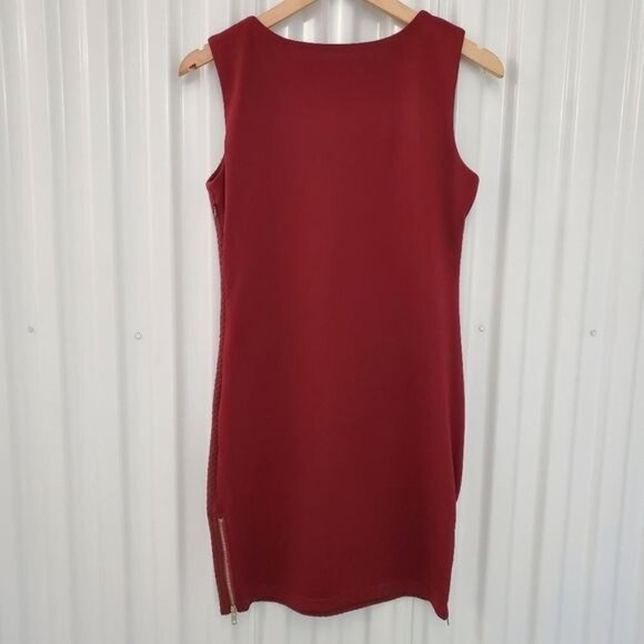 Valleygirl | Maroon Pointe Dress - Picture 2 of 8